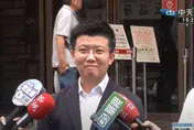 苗博雅作證完離開受訪　小草在旁狂敲木魚現場超尷尬