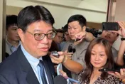 傳歐陽娜娜國籍遭註銷終身不得入境？　邱垂正：假訊息
