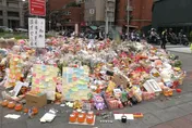 三峽車禍民眾獻大量追思物　區公所：將食物送給需要者