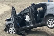 雲林爆誇張車禍！2車路口相撞雙雙衝進田中　5人受傷送醫