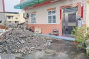 買菜回來家被夷為平地！建商控「早領補償金」　她冤：家人私下簽的