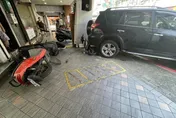 影/北市74歲翁暴衝撞騎樓1傷　駕照因酒駕「早被註銷」