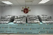 影/海巡署破獲大麻走私案！　漁船密艙藏8.5億「藍色防水袋」