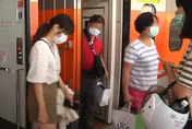 新冠疫情升溫！台鐵籲出遊民眾自主戴口罩　車站加強清消