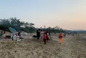 影/貢寮海邊3外國人遭浪沖走　2人獲救1人失蹤