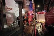 板橋宵夜街驚魂！燒烤店排油煙管起火　幸無傷亡受困