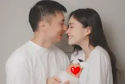 「小許瑋甯」韓笙笙當媽了！甜曬全家福曝愛女萌樣