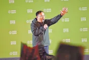 截圖曝光！王義川兒子驚爆劈腿　女友反擊公開對話轟「魚死網破」