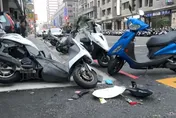 凌晨出門做生意「猛撞14機車」　台中男被逮稱：眼睛不好