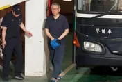 柯文哲又觸法？罵檢察官「X」摔水瓶　北檢發聲明回應了！
