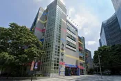 光華商場深夜驚傳墜樓　男子頭顱破裂明顯死亡