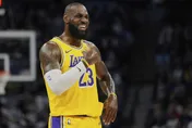 NBA/詹皇欽點「姪子」接班？盼家鄉新火炬延續　狂讚：真的太神