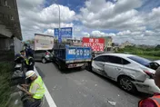 台76重大車禍！6大小車追撞「車頭插入前車底變形」慘狀直擊