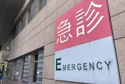 又是家暴！「口角爭執」新北男拿菜刀砍媽右手臂濺血