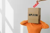 總忘要做的事？滑手機小心「腦腐化」　4招重建思考力