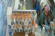 周氏蝦捲爆「廚餘倒回滷鍋」　業者認了：員工已解聘