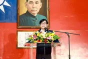 高雄七賢大樓深夜惡火疏散百人　陳其邁：起火原因待查