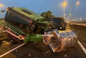 影/慘！國1北上新營段「半聯結車」全毀　傷亡不明
