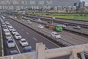 國1北上堤頂交流道車禍　超長車流一度湧現