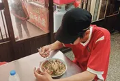 台中「黑戶青年」父親找到了　爸：不知道怎麼報戶口