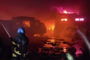 影/新北樹林「資源回收站大火」！　烈焰吞噬近距離直擊