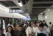 影/深圳地鐵驚傳爆炸！乘客嚇壞尖叫逃跑　官方急闢謠