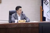 蔣萬安拍板索資規定　藍綠議員各持己見