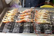高雄六合夜市爆「6隻500」！　她買泰國蝦嫌貴網戰翻