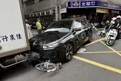 影/北市7旬翁開BMW 連撞16車　1路人受傷送醫