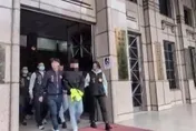砸2.8億詐騙疑有人掏公款　弘仁會小弟自證自殘剁手