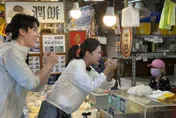 726大罷免倒數　吳崢、林亮君掃街宣傳罷免遭嗆
