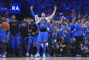 NBA/老爸拿總冠軍全場嗨翻！雷霆中鋒兒「站C位睡超香」