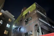 影/台南出租套房「整棟大火」！房東遭嚴重燒傷送醫搶救