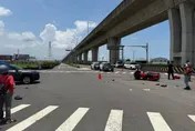 影/女重機車隊長遭撞「人車分離」搶命中　愛車碎片亂噴
