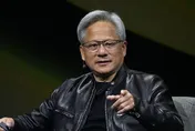 黃仁勳怒了！輝達「最愛AI小機器」難產　會議上罕見怒飆員工