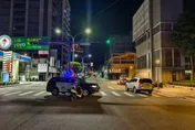 魂斷三重！20歲騎士深夜闖紅燈　不慎撞死過馬路婦人