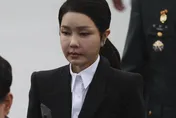 本月驚傳住院！韓前第一夫人金建希出院　尹錫悅親推輪椅畫面曝
