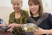 柯媽3個月來第一次出門！盼柯文哲早日回家陪她吃飯