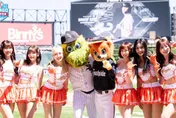 芝加哥台灣日大成功！Uni Girls嗆司曲嗨翻大聯盟