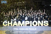 TPBL/王董太High！新北國王連兩季奪冠　老闆王文祥發5千萬獎金