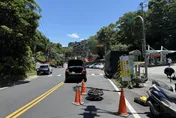 影/新北工人「半身探出人孔」忙碌　下秒車輾過身亡