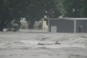 影/德州洪災13死！暴雨致水位急升8米　夏令營23童失蹤