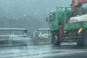 影/丹娜絲暴雨！台東金崙大橋「疑大車撞斷護欄」　驚險畫面曝