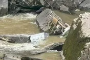2死5失聯！江蘇3對母女包車遊川西墜崖　盼目擊者提供線索