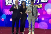 典典寶寶迎3歲！劉子銓親寫卡片告白妹妹　曝和吳慷仁私下互動