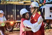 嘉義受重創！高雄等11縣市援助　黃敏惠擁抱陳其邁感謝