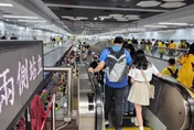 打破電扶梯靠右站習慣！北捷將在41站增設宣導告示