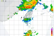 鄭明典揭丹娜絲外圍雲系「太靠近」　粉專示警：北部防雷雨