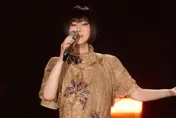 暖挺二姊江蕙回歸開唱！江淑娜神隱10年　低調現身高雄巨蛋