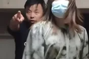 偷拍鏡頭被發現？紅姐嚇到睜大眼　原來竟是「沒關窗」